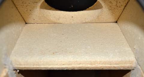 KERPEN b - BOZEN b - 077 - lomítko plamene - deflektor 25x150x250 mm - pohled do kamen